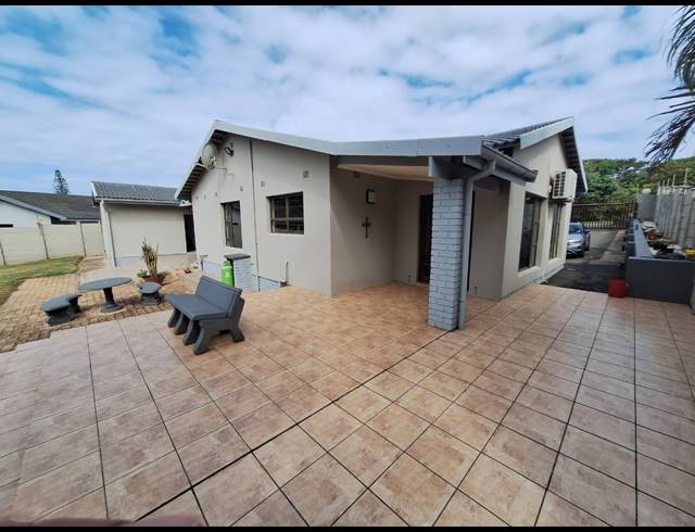 3 BEDROOM FREESTANDING FOR SALE IN SHELLY BEACH